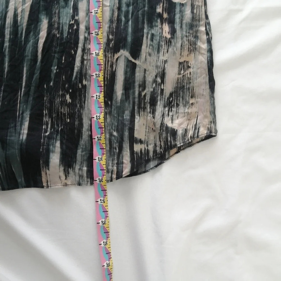 Rebecca Taylor Abstract Watercolour Silk Blouse with Contrast Short Sleeves 4 - Picture 16 of 17